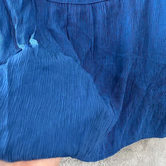 Everlane Womens The Naia Ripple Tank Top Deep Blue Flowy Textured Blouse Size M - Picture 10 of 10